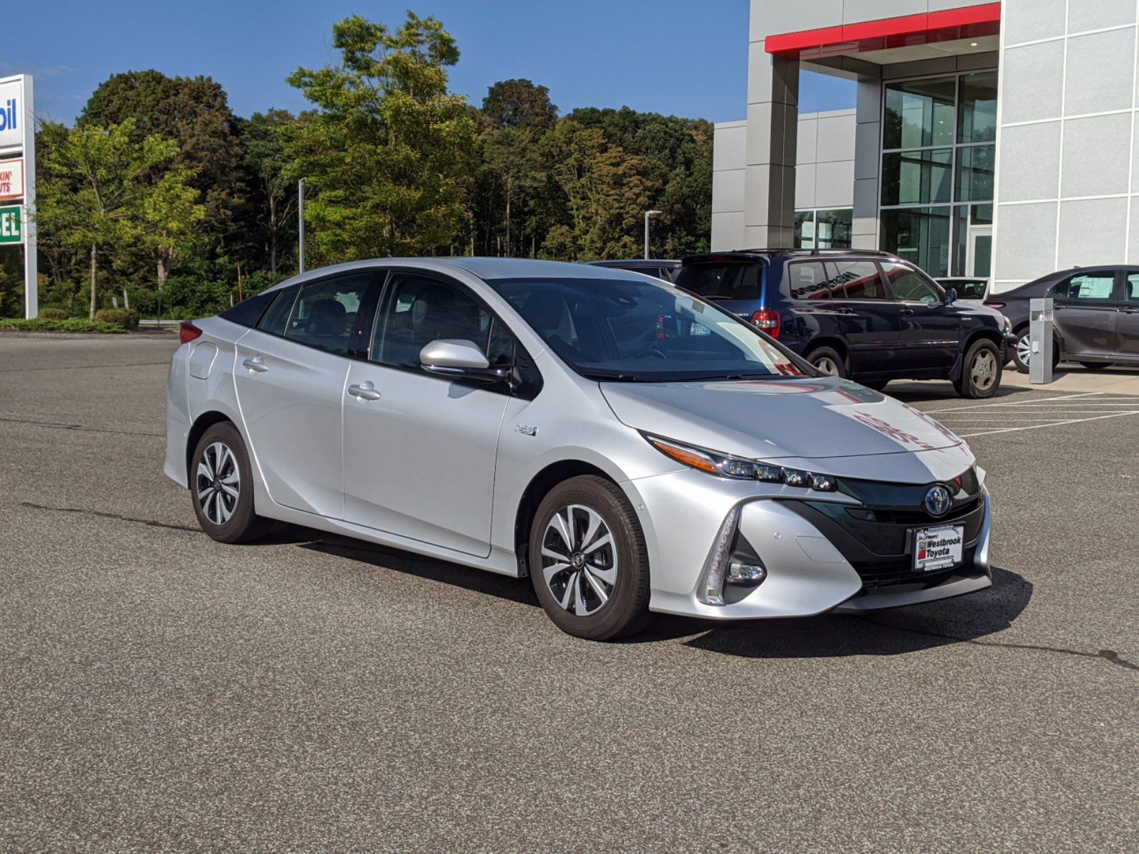 Pre-owned 2017 Toyota Prius Prime Advanced Hatchback In Westbrook 